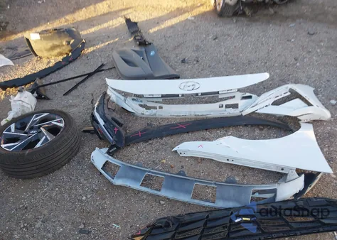 2024 Hyundai Elantra Sel from USA, damaged, VIN KMHLS4DG7RU771837